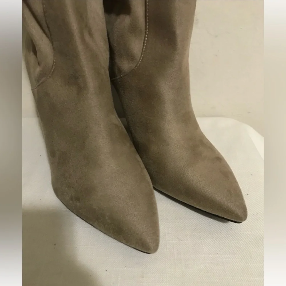 Ingido Rd. Leather Pointed Toe Over Knee Boots
